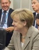 Merkel-Grins-20140904-b